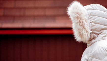 Профессор развенчал распространенный миф о потере тепла через голову