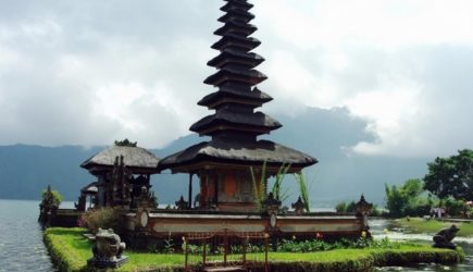 Список стран, где интимные отношения вне брака могут привести к тюремному заключению для россиян