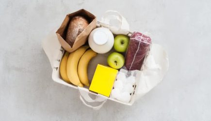 Вместо яичницы и яблок: Какая еда утром выводит холестерин, спасая от рака, объяснили врачи