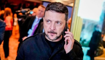 Зеленский позвонил лидерам ЕС после атаки на резиденцию Путина