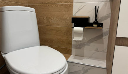 Почему нужно солить воду в унитазе?