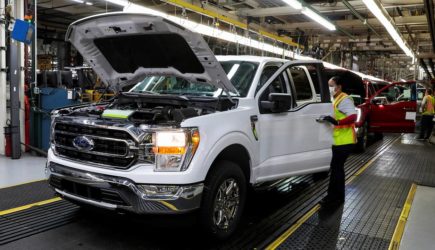 Ушедший из России автогигант отзовет миллионы автомобилей