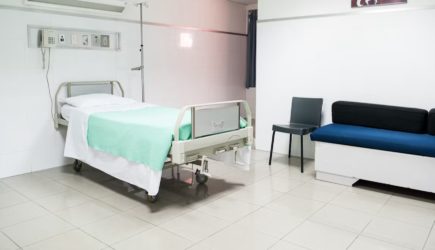 Подключили к ИВЛ: последние новости о состоянии советской звезды Николая Коляды