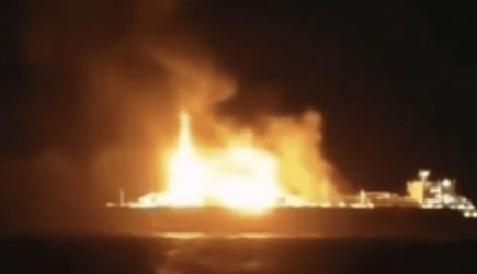 Экипаж подорванного в Средиземном море российского газовоза спасся в шлюпке