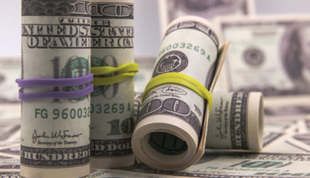 Медсестра сказочно разбогатела после падения с кровати