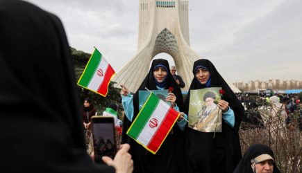 Отказавшаяся вступить в конфликт с Ираном страна грозит заморозить его активы. Тегеран может потерять миллиарды долларов