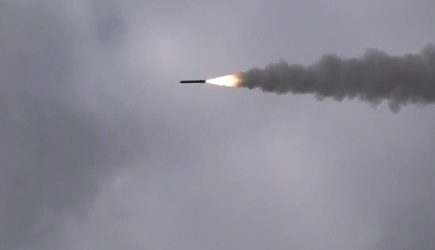 На Украине сняли летящий над Киевом «Искандер»