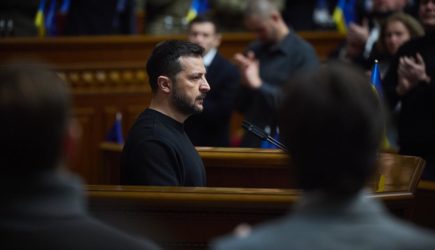 «Сидят на чемоданах»: «Слуги народа» готовятся к бегству от Зеленского перед выборами