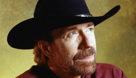 Ушел в мире, в кругу семьи: Чак Норрис умер в возрасте 86 лет