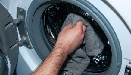 Юрист предупредил о штрафах до 15 тысяч рублей за сушку белья