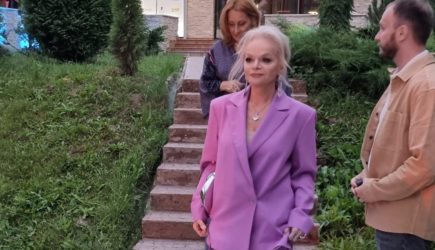 Жестокий поступок Долиной на концерте вызвал волну негодования в сети: вот что она сделала