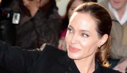Джоли спровоцировала слухи о неудачной пластике: что с ее внешностью