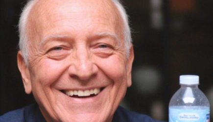 Мужчина пил горячую воду по утрам 40 дней &mdash; итог оказался неожиданным!