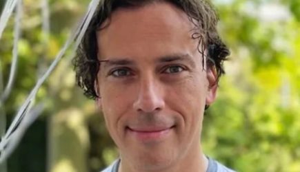 Блеск и тени: эксперты обсуждают перемены в облике артиста