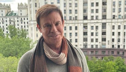 «Вырезали опухоль»: Ефима Шифрина прооперировали с подозрением на онкологию