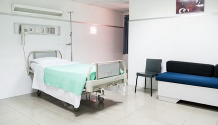 Рак кости: знаменитому 28-летнему комику поставили страшный диагноз