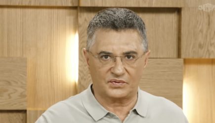 «Угроза инфарктов и инсультов»: доктор Мясников назвал самые опасные таблетки &ndash; есть в каждой аптечки