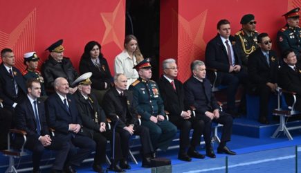 На параде вместе с Путиным на трибуне сидела первая женщина &mdash; Герой России на СВО