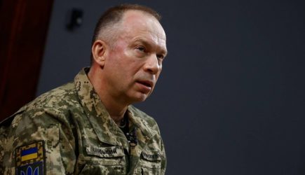 Главнокомандующий ВСУ признал наступление России по всей линии фронта
