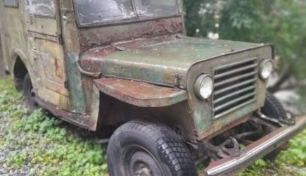 Загадка в гаражах Владивостока: найден военный джип неизвестного происхождения
