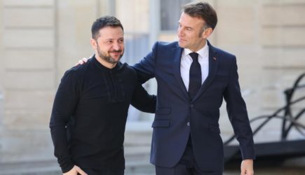 «Дал пощечину»: во Франции вспыхнул скандал из-за Зеленского