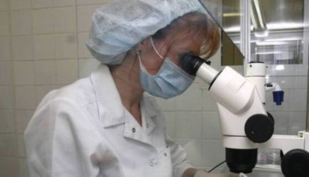 Правда о позднем материнстве звезд: взгляд врача на скрытые риски и надежды