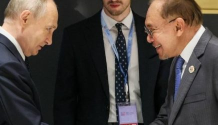 Премьер Малайзии напомнил Путину о вирусной шутке про вторую жену