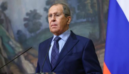 Лавров рассказал, как чудом спасся во время конной прогулки на Алтае