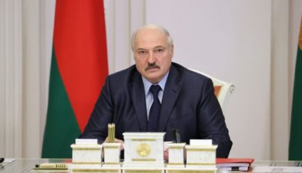 «Мира и счастья»: Лукашенко обратился к народу Украины