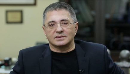 Доктор Мясников обнародовал пугающую правду, почему люди на самом деле стремительно набирают вес